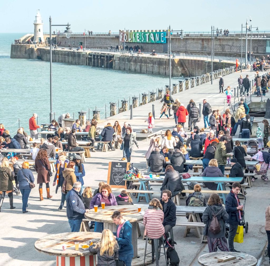 best summer spot in folkestone, kent with street vendors and sea-view